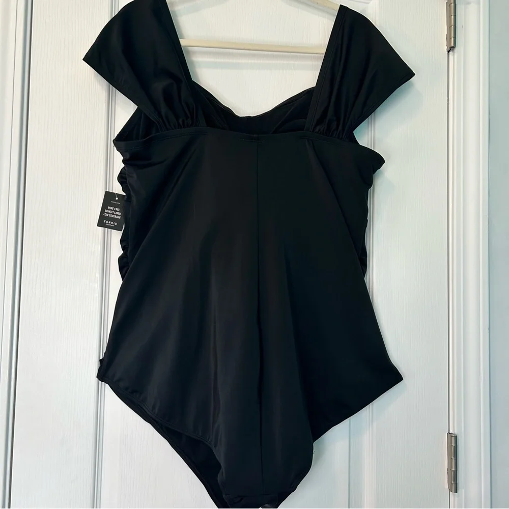 Torrid One Piece Swimsuit Women’s 3X Black Wireless Ruched Cap Sleeves - Picture 6 of 9
